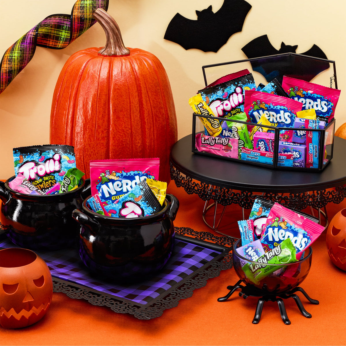 Nerds Core Winners Halloween Trick-or-Treat Variety Bag, NERDS Gummy Clusters, SweeTARTS, Trolli, Laffy Taffy, and NERDS Original, 60 Pieces, 20.58 Ounces