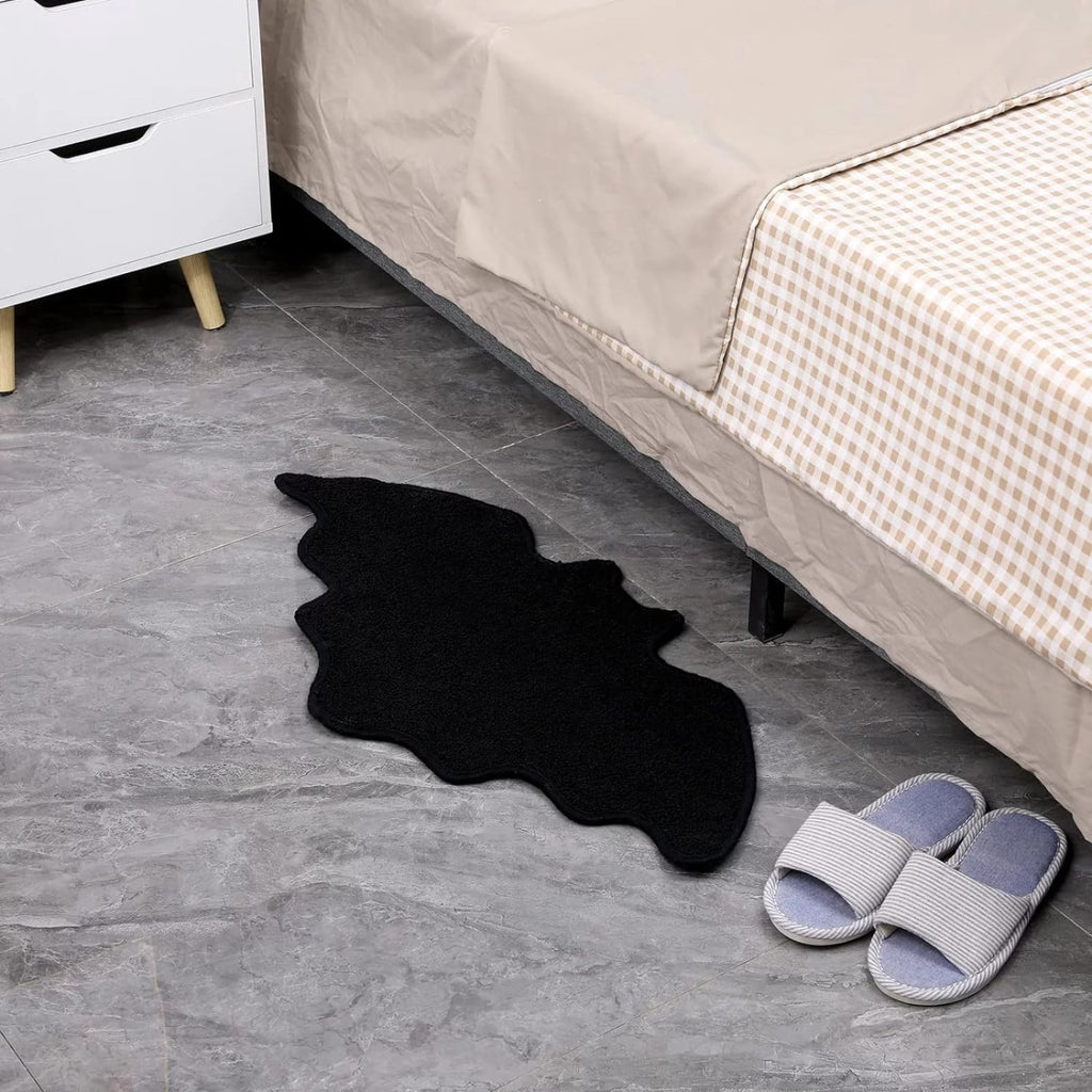 Lyimi Bat Bath Mat Black Gothic Bathroom Rug, Non-Slip Quick Dry Microfiber, Soft Plush for Halloween Decor & Goth Home, Machine Washable