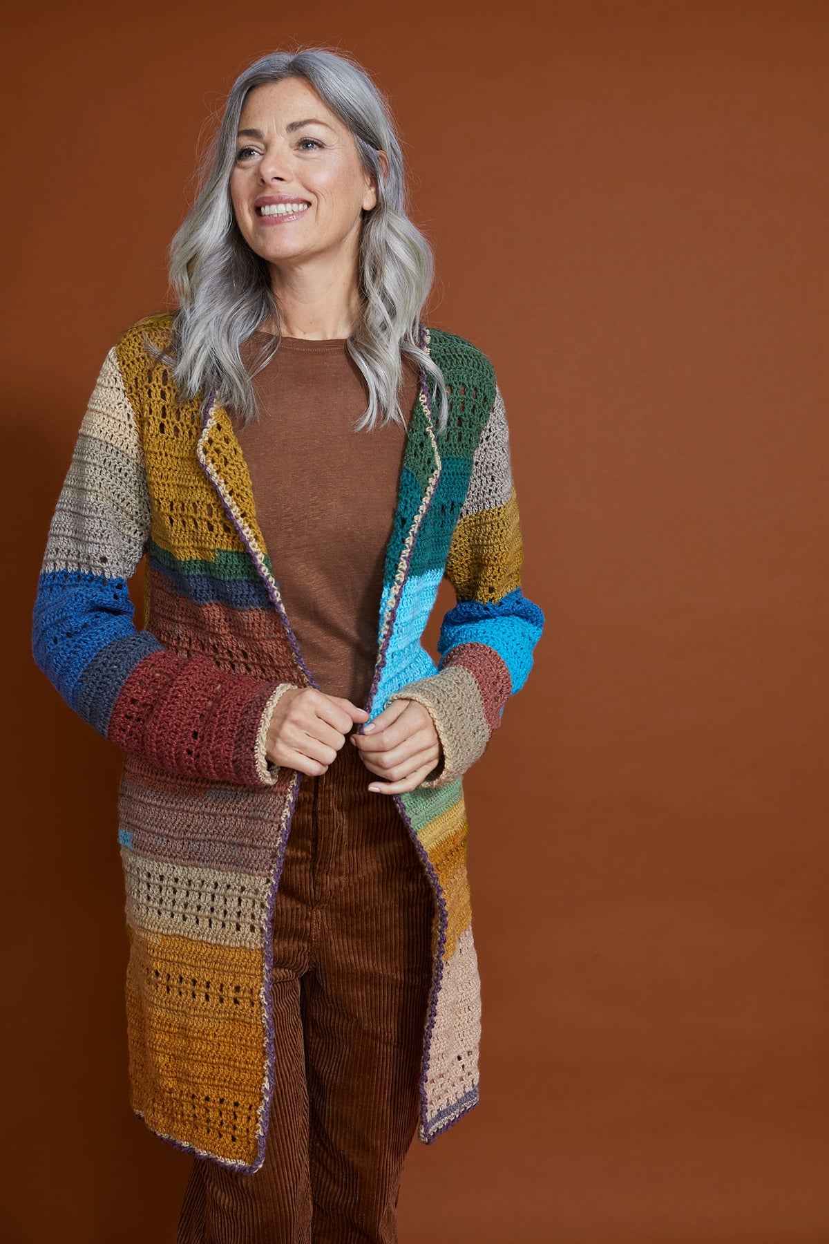Lion Brand Yarn Mandala Groot Self-Striping Light Acrylic Multi-color Yarn