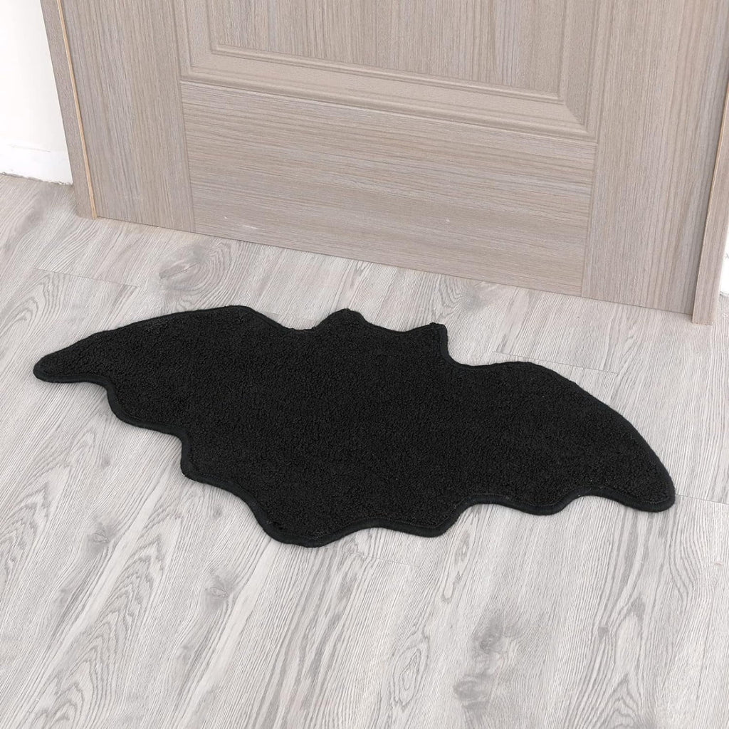 XHKUYI Halloween Bat Rug 23.6 × 15.7 inch, Gothic Black Bat Shaped Welcome Mat, Soft Plush Non Slip Washable Floor Mat for Living Room Bedroom Home Decor Goth Home & Halloween Decor